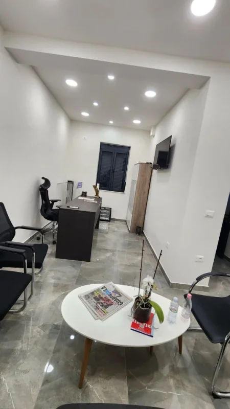 Tirane, shitet , 490.000 € 