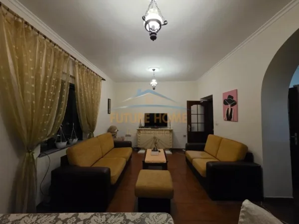 Tirane, jepet me qera apartament 3+1+Ballkon Kati 2, 115 m² 800 € (Rruga e Kavajes)