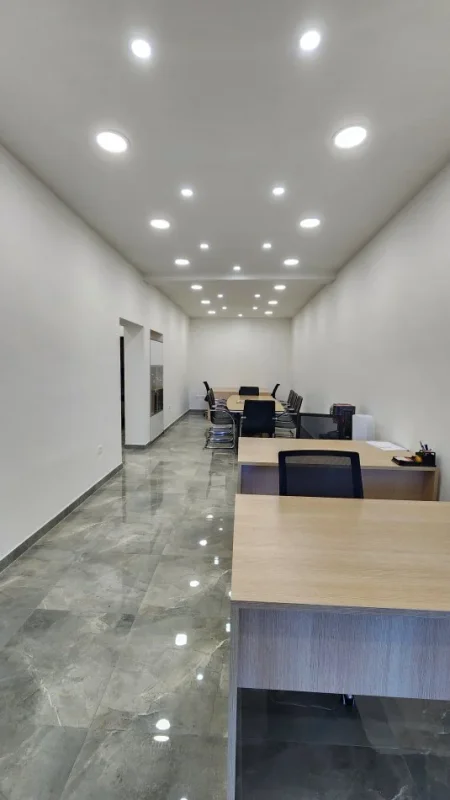 Tirane, shitet , 490.000 € 