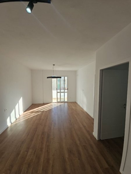 Durres, shes apartament Kati 1, 84 m² 116.000 € (Spitali Rajonal Durres +355 069 20 39 456)