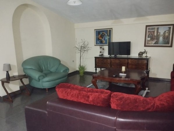 Tirane, jepet me qera apartament 2+1+Ballkon Kati 4, 85 m² 450 € 