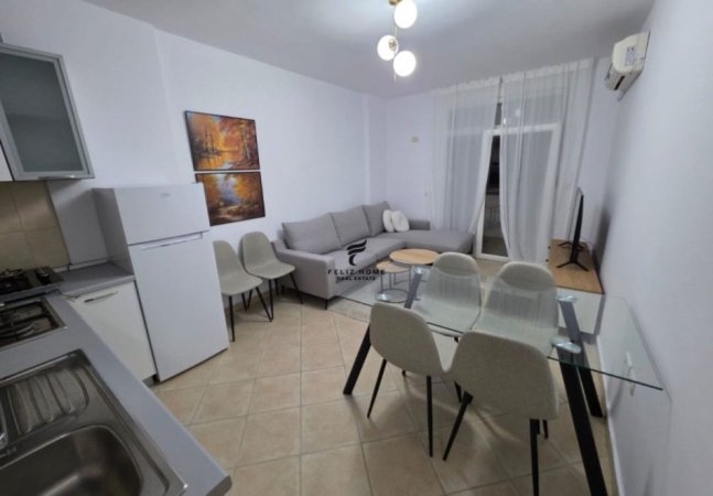 Tirane, jepet me qera apartament 1+1 Kati 4, 65 m² 65.000 € (ISH EKSPOZITA)