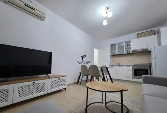 Tirane, jepet me qera apartament 1+1 Kati 4, 65 m² 65.000 € (ISH EKSPOZITA)
