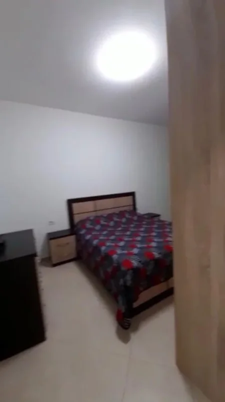 Tirane, jepet me qera apartament 2+1+Ballkon Kati 6, 80 m² 550 € 