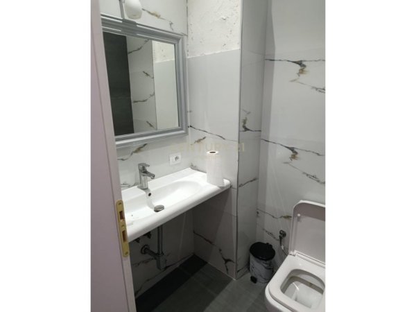 Tirane, Liste me oferta 1+1 Kati 2, 107 m² (misto mame)