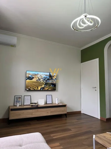 Tirane, jepet me qera apartament 2+1+Ballkon Kati 4, 84 m² 800 € (SHESHI WILLSON)