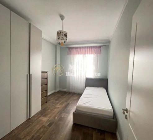 Tirane, jepet me qera apartament 3+1+Ballkon Kati 4, 138 m² 1.800 € (Kopeshti Zoologjik)