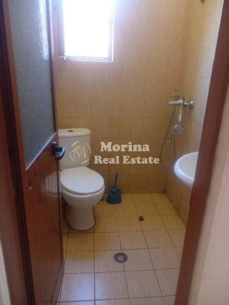 Tirane, jepet me qera shtepi 1+1 Kati 4, 65 m² 300 € (Rruga Jordan Misja)
