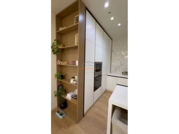 Shitet, Penthouse 3+1+2+ Post Parkimi,Kopshti Zologjik  445,000€