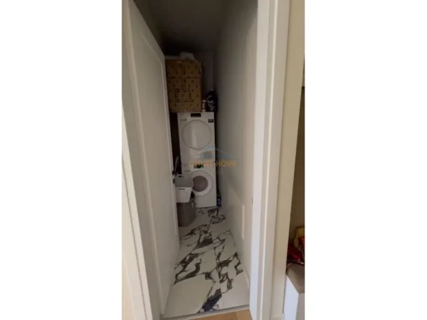 Shitet, Penthouse 3+1+2+ Post Parkimi,Kopshti Zologjik  445,000€