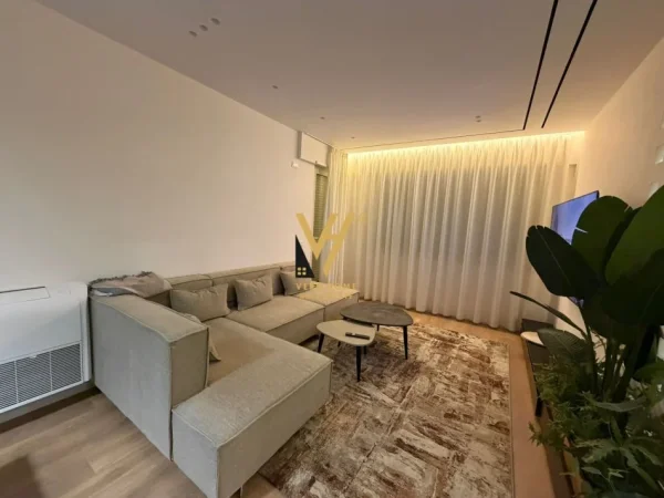 Tirane, jepet me qera apartament 3+1+Ballkon Kati 3, 120 m² 1.100 € (LIQENI I THATE)