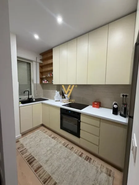 Tirane, jepet me qera apartament 3+1+Ballkon Kati 3, 120 m² 1.100 € (LIQENI I THATE)