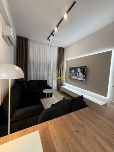 Tirane, jepet me qera apartament 1+1 Kati 5, 75 m² 550 € (ALI DEMI)