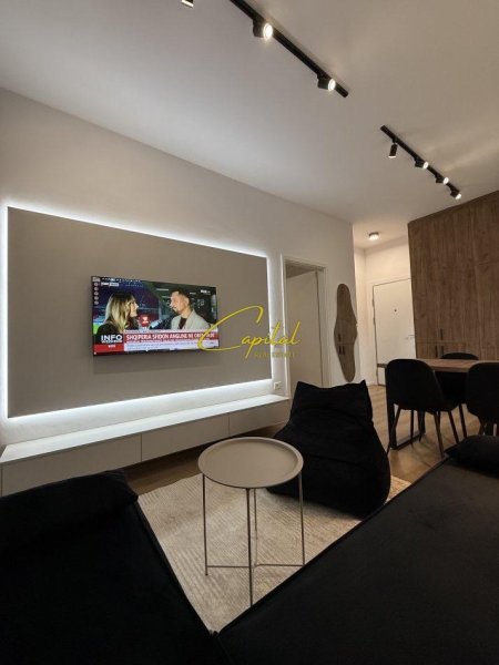 Tirane, jepet me qera apartament 1+1 Kati 5, 75 m² 550 € (ALI DEMI)