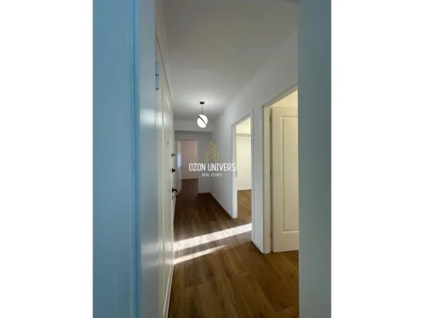 Tirane, shitet apartament 2+1+Ballkon Kati 4, 65 m² 118.000 € (Rruga Kongresi i Manastirit, Pallatet e Fratarit Tirana, Albania)