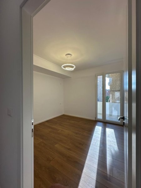 Tirane, shitet apartament 2+1 Kati 4, 60 m² 118.000 € (Rruga Kongresi i Manastirit)