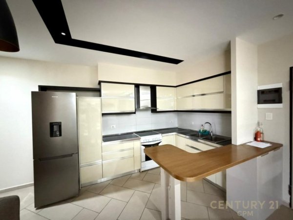 Tirane, jepet me qera apartament Kati 4, 100 m² 650 € (Liqeni Thate)