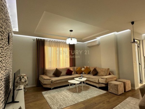 Tirane, jepet me qera apartament Kati 5, 110 m² 600 € (Astir)