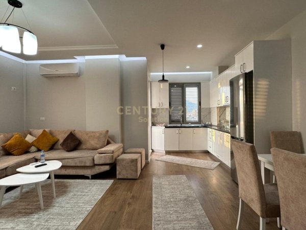 Tirane, jepet me qera apartament Kati 5, 110 m² 600 € (Astir)