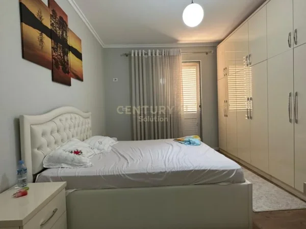 Tirane, jepet me qera apartament Kati 5, 110 m² 600 € (Astir)