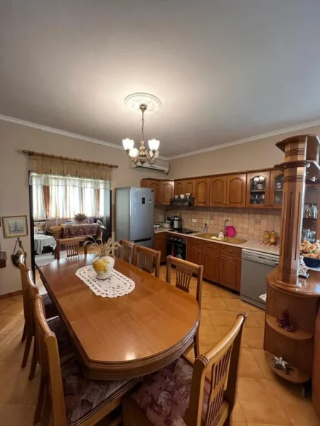 Tirane, shes apartament 2+1+Aneks Kati 6, 133 m² 175.000 € (Rruga At Zef Valentini)