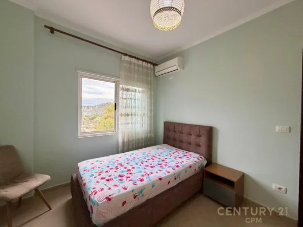 Tirane, shitet apartament 2+1+Ballkon Kati 4, 100 m² (liqeni i thate)