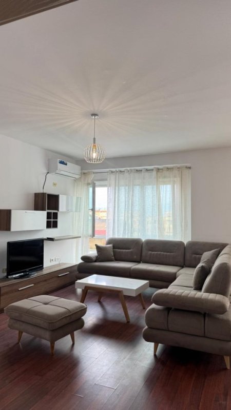 Tirane, jepet me qera apartament 2+1+Ballkon Kati 4, 110 m² 700 € (Rruga Rrapo Hekali)