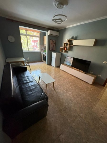 Tirane, shitet 1+1 Kati 2, 45 m² 130.000 € (Rruga e Kavajes)