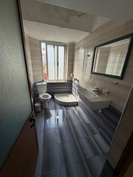 Tirane, shitet 1+1 Kati 2, 45 m² 130.000 € (Rruga e Kavajes)