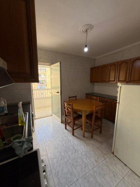 Tirane, shitet apartament 3+1 Kati 6, 127 m² 209.000 € (Rruga Dritan Hoxha)