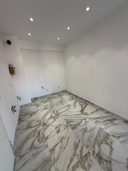 Tirane, jepet me qera ambjent biznesi , 80 m² 1.200 € (Rruga e Kavajes)