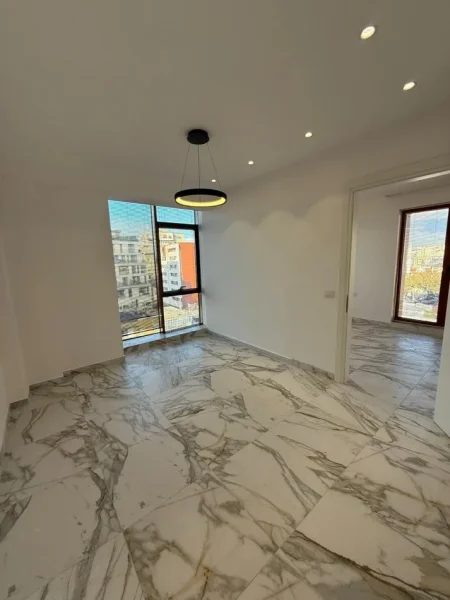 Tirane, jepet me qera ambjent biznesi , 80 m² 1.200 € (Rruga e Kavajes)