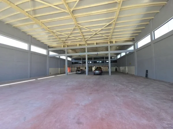 Tirane, shitet ambjent biznesi Kati 1, 930 m² 1.100.000 € (Fushekruje)