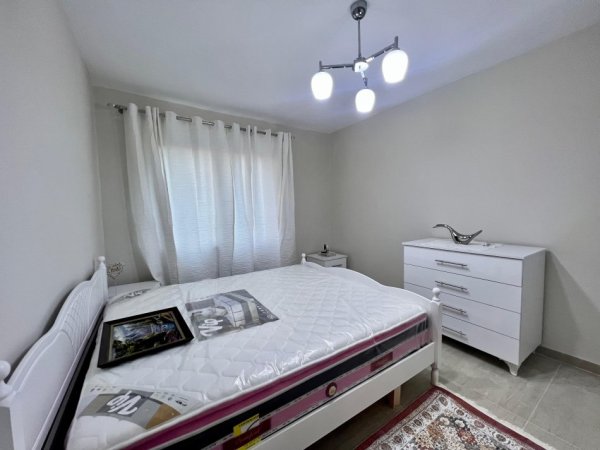 Tirane, jepet me qera apartament 3+1+Ballkon Kati 5, 80 m² 600 € (Rruga fortuzi)
