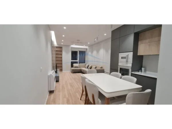 Tirane, jepet me qera apartament 2+1+Ballkon Kati 2, 105 m² 800 € (Jordan Misja)