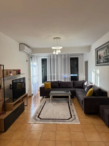 Tirane, jepet me qera apartament 2+1+Ballkon Kati 2, 80 m² 450 € (Misto Mame 2+1 Per Qera I Mobiluar)