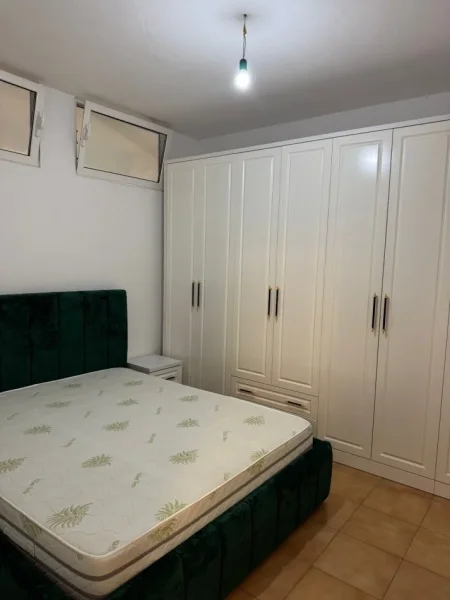 Tirane, jepet me qera apartament 2+1+Ballkon Kati 2, 80 m² 450 € (Misto Mame 2+1 Per Qera I Mobiluar)