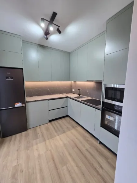 Tirane, jepet me qera apartament 2+1+Aneks+Ballkon Kati 7, 150 m² 1.400 € 