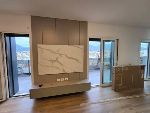 Tirane, jepet me qera apartament 2+1+Aneks+Ballkon Kati 7, 150 m² 1.400 € 