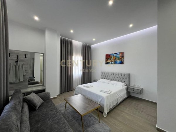 Durres, jepet me qera hotel Kati 2, 1.800 m² 3.500 € (Shijak)
