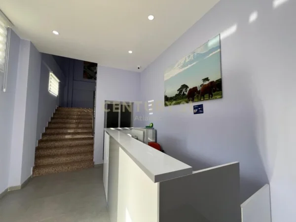 Durres, jepet me qera hotel Kati 2, 1.800 m² 3.500 € (Shijak)