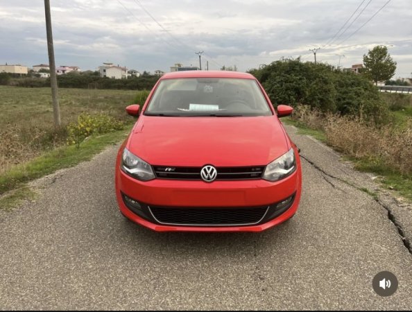 Kavaje, shes makine Vw polo Nafte, e kuqe automatik Kondicioner 175.000 km 6.500 €