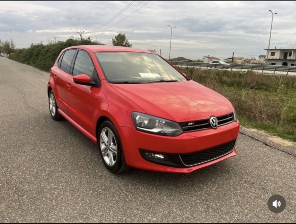 Kavaje, shes makine Vw polo Nafte, e kuqe automatik Kondicioner 175.000 km 6.500 €