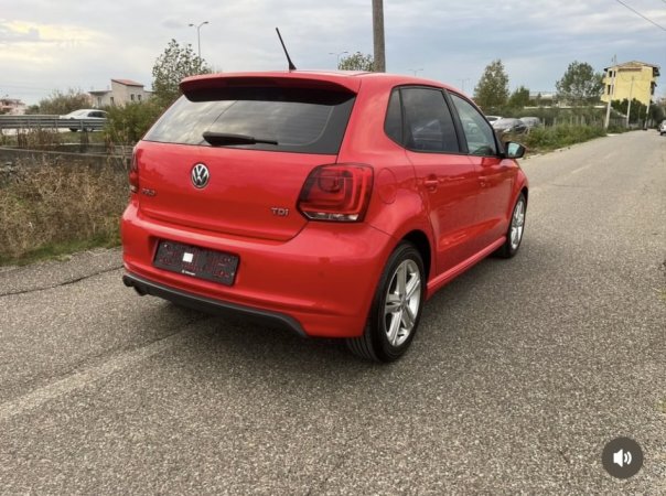Kavaje, shes makine Vw polo Nafte, e kuqe automatik Kondicioner 175.000 km 6.500 €