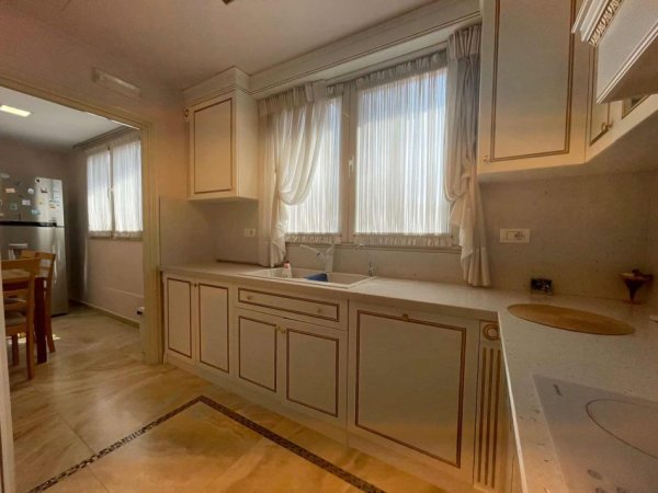 Tirane, shitet apartament+verande | Penthouse 4+1+Ballkon Kati 4, 227 m² 433.000 € (tek Liqeni i Thate, Rruga Peti, tek ”Kompleksi Ferrari”.)