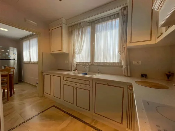 Tirane, shitet apartament+verande | Penthouse 4+1+Ballkon Kati 4, 227 m² 433.000 € (tek Liqeni i Thate, Rruga Peti, tek ”Kompleksi Ferrari”.)