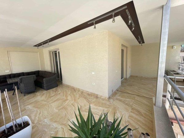 Tirane, shitet apartament+verande | Penthouse 4+1+Ballkon Kati 4, 227 m² 433.000 € (tek Liqeni i Thate, Rruga Peti, tek ”Kompleksi Ferrari”.)