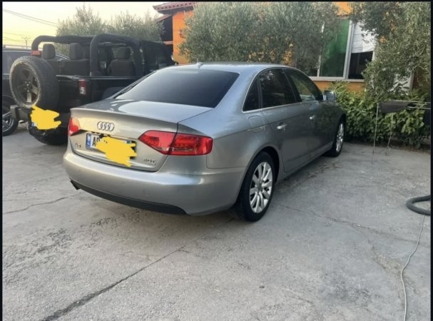 Kavaje, shes makine Audi Benzin, gri e erret automatik Klima 192.000 km 6.200 €