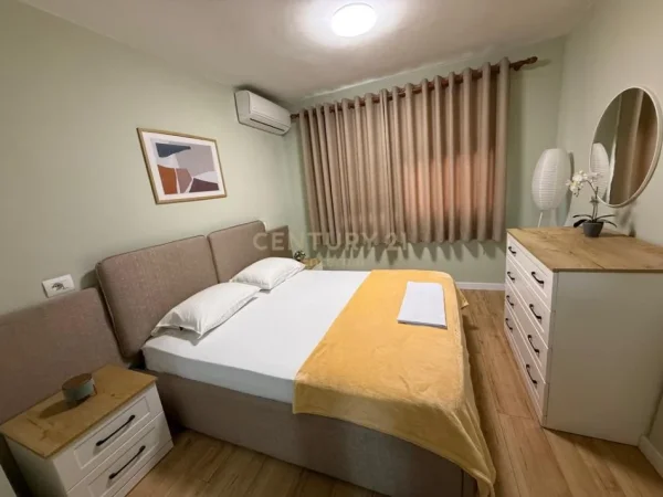 Tirane, jepet me qera apartament 2+1 Kati 3, 75 m² 600 € (Ambasada Amerikane)