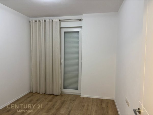 Tirane, jepet me qera apartament 2+1+Ballkon Kati 2, 86 m² 450 € (qtu)